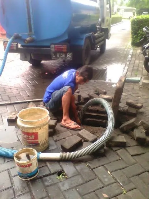 Dokumentasi Sedot WC 4